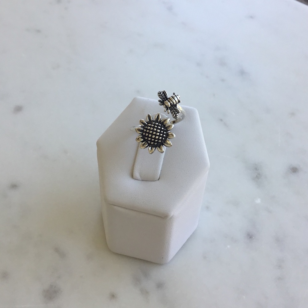 Sterling Silver Bee & Sunflower Ring - Picture 4 of 14
